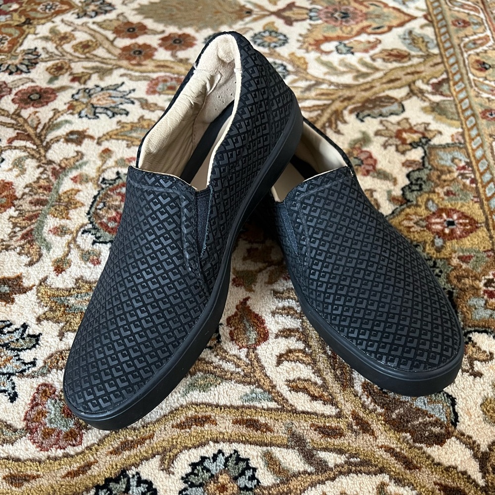 Lacoste Black Slip-On Shoes – Size EU 37.5 / US 6.5 (Fits Like US 7)